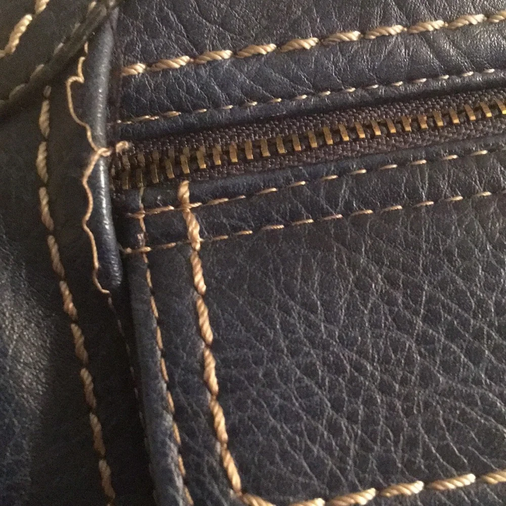 B.O.C. Crossbody Pepple Leather Bag Stitch Trim